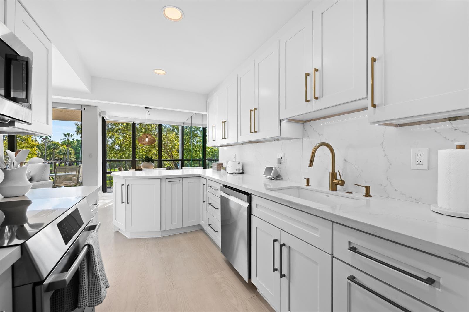 799 Jeffery Street 303 photo 8