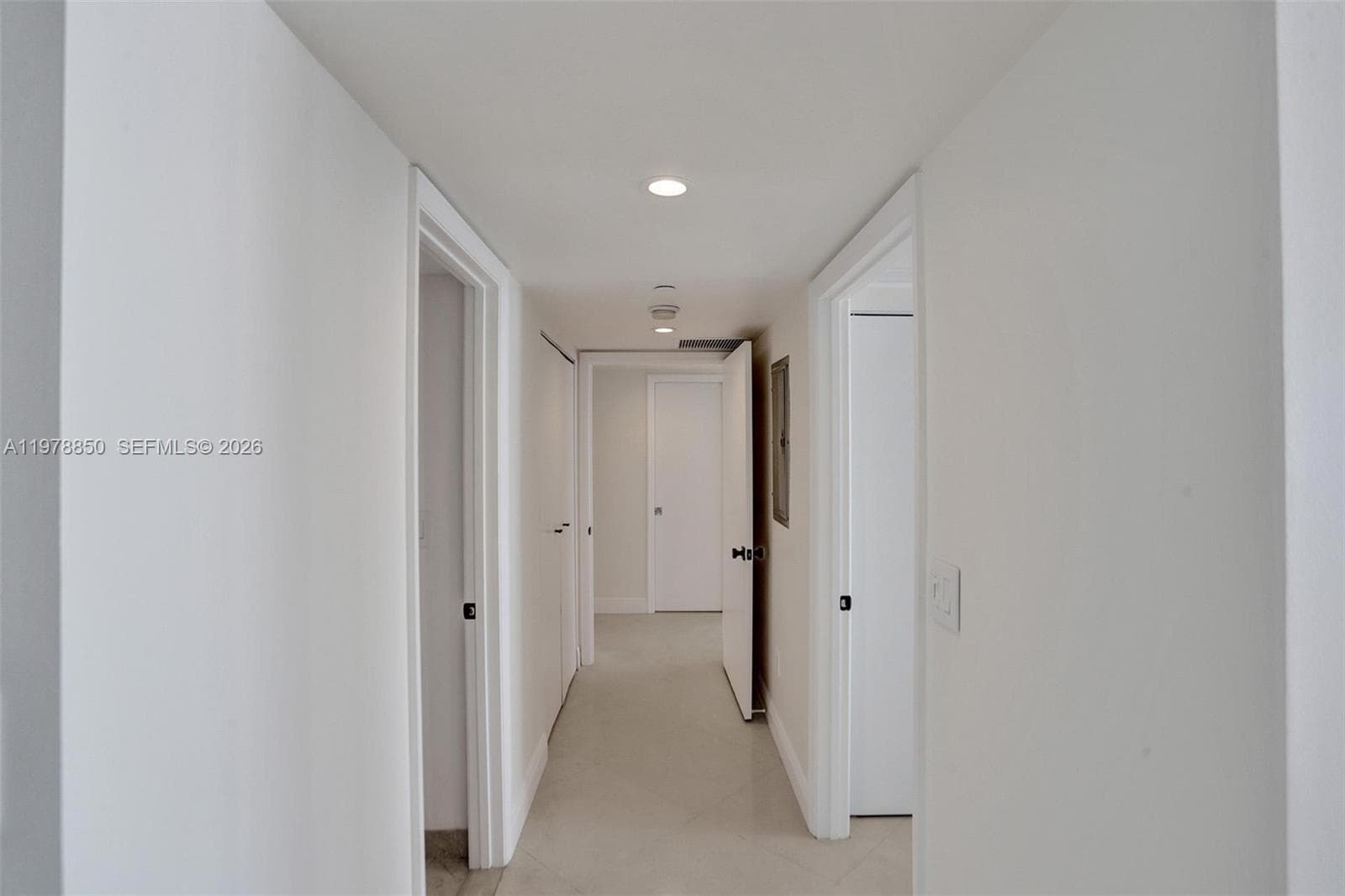 6917 Collins Ave 915 photo 11