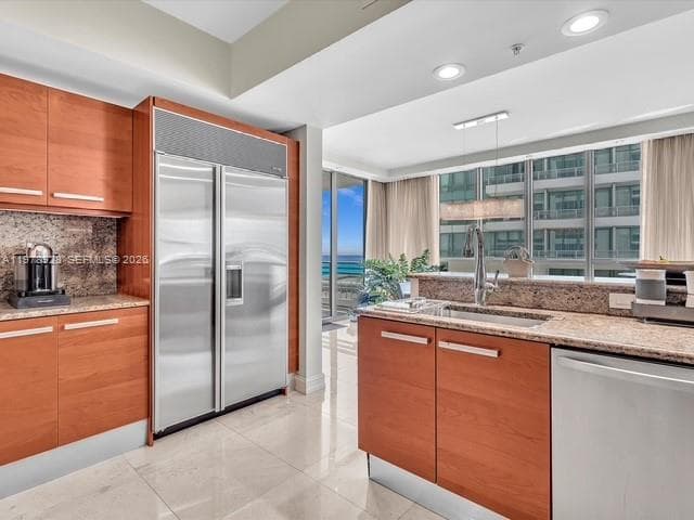 3535 S OCEAN DR 905 photo 22