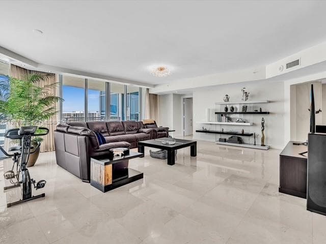 3535 S OCEAN DR 905 photo 9