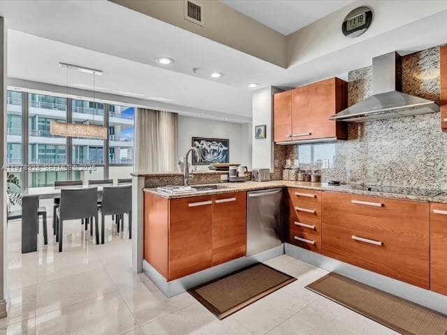 3535 S OCEAN DR 905 photo 14
