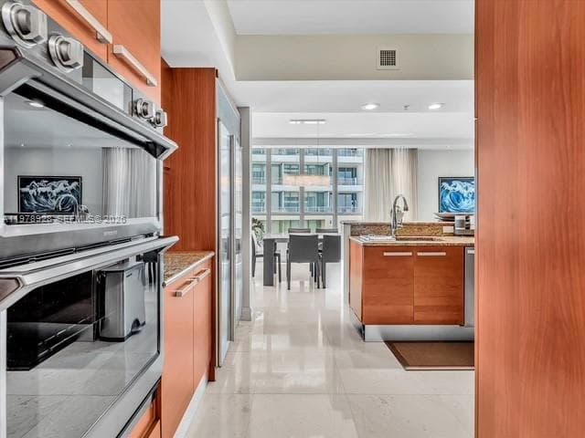 3535 S OCEAN DR 905 photo 18