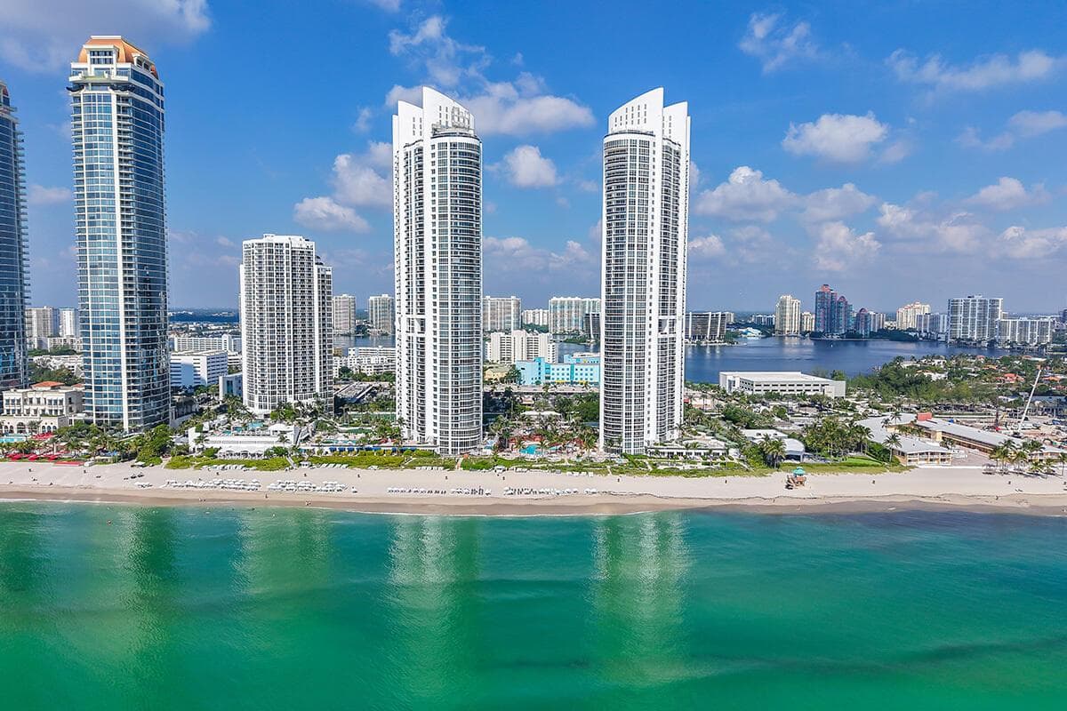 18201 Collins Avenue 3301a photo 2