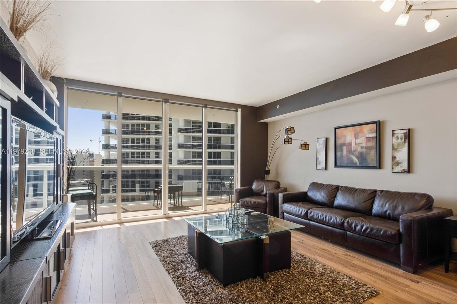 1830 S Ocean Dr 2105 photo 3
