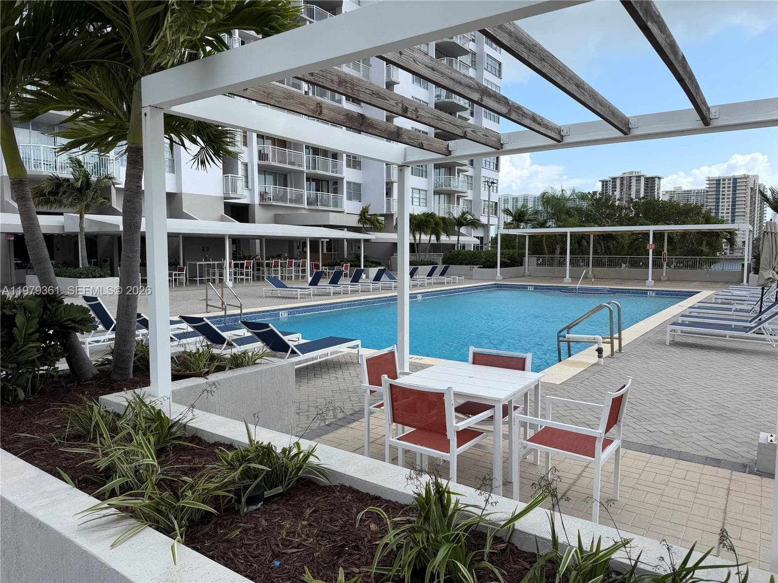 18031 Biscayne Blvd 904 photo 23