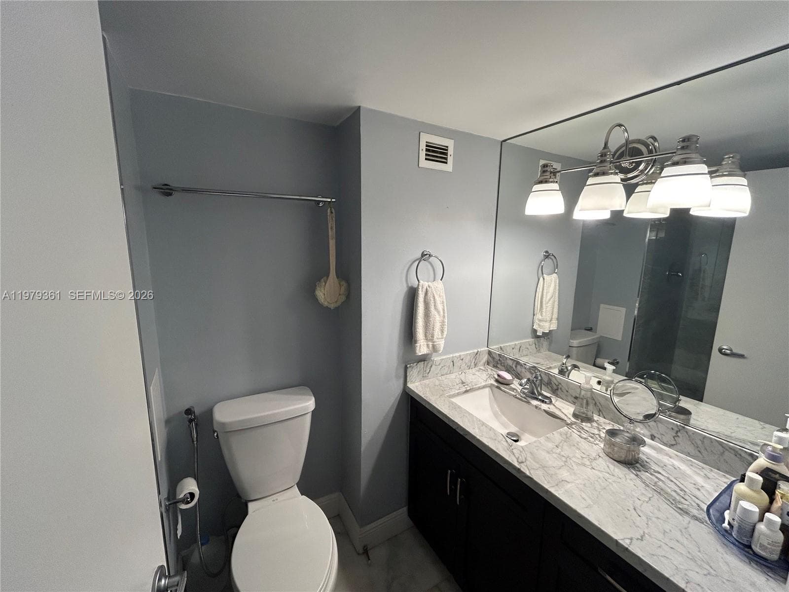 18031 Biscayne Blvd 904 photo 17