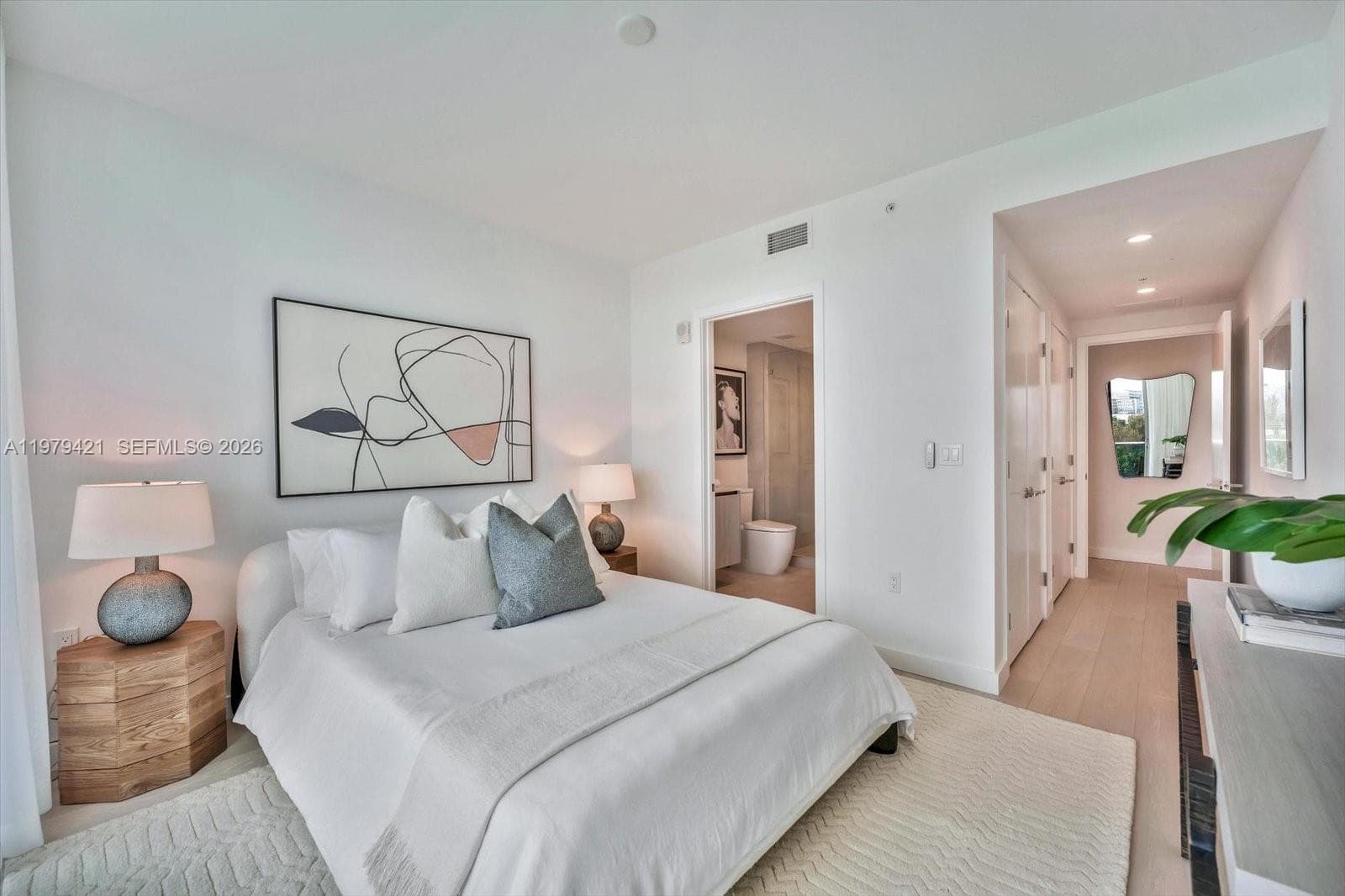 9201 E Bay Harbor Dr 503 photo 23