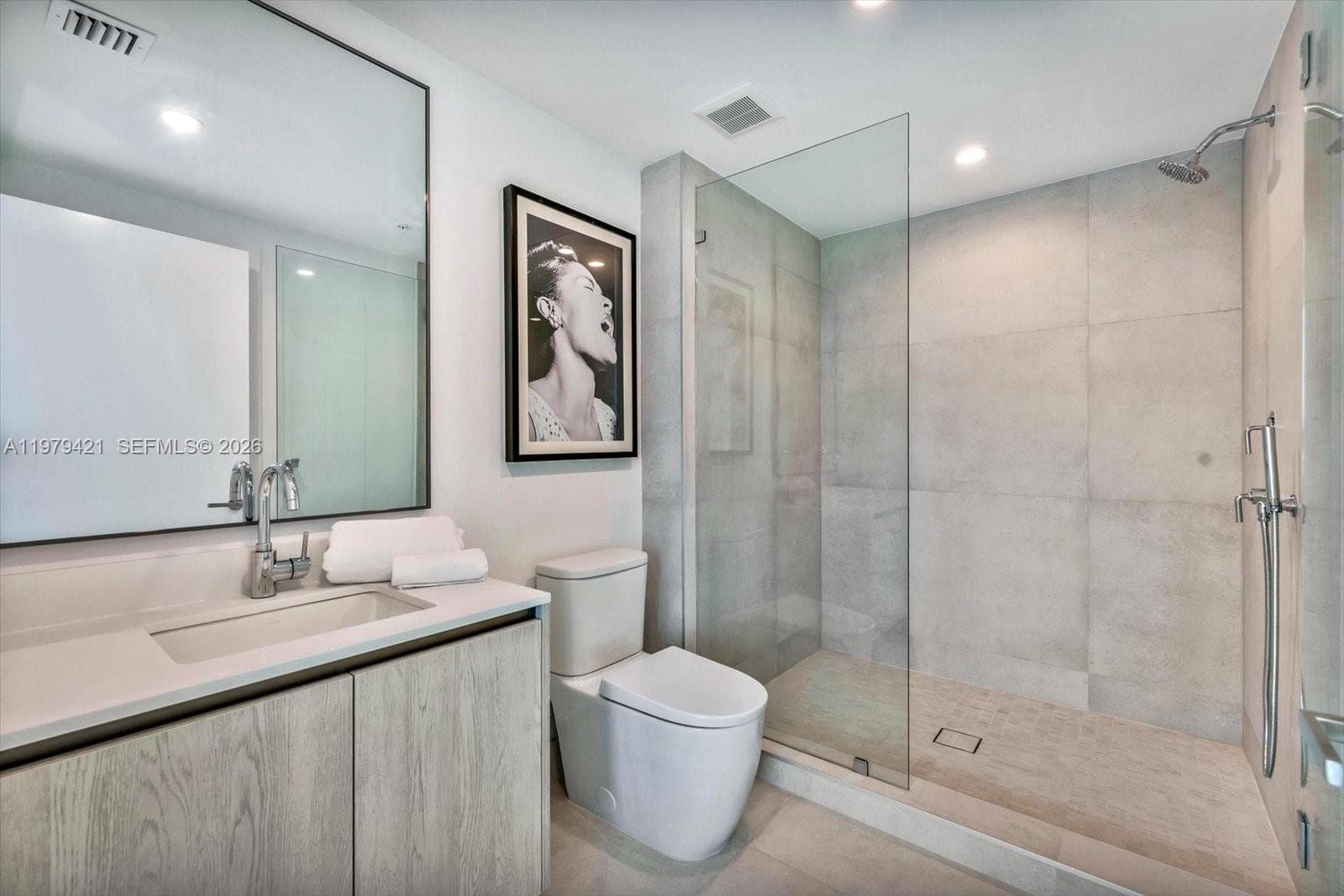 9201 E Bay Harbor Dr 503 photo 24