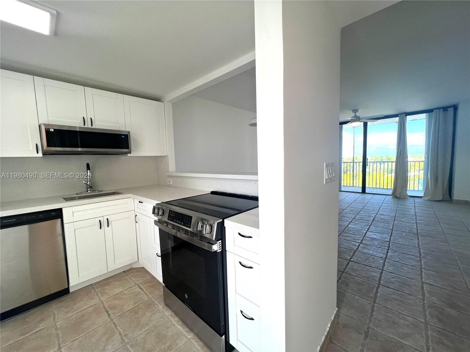 3475 N Country Club Dr 716 photo 2