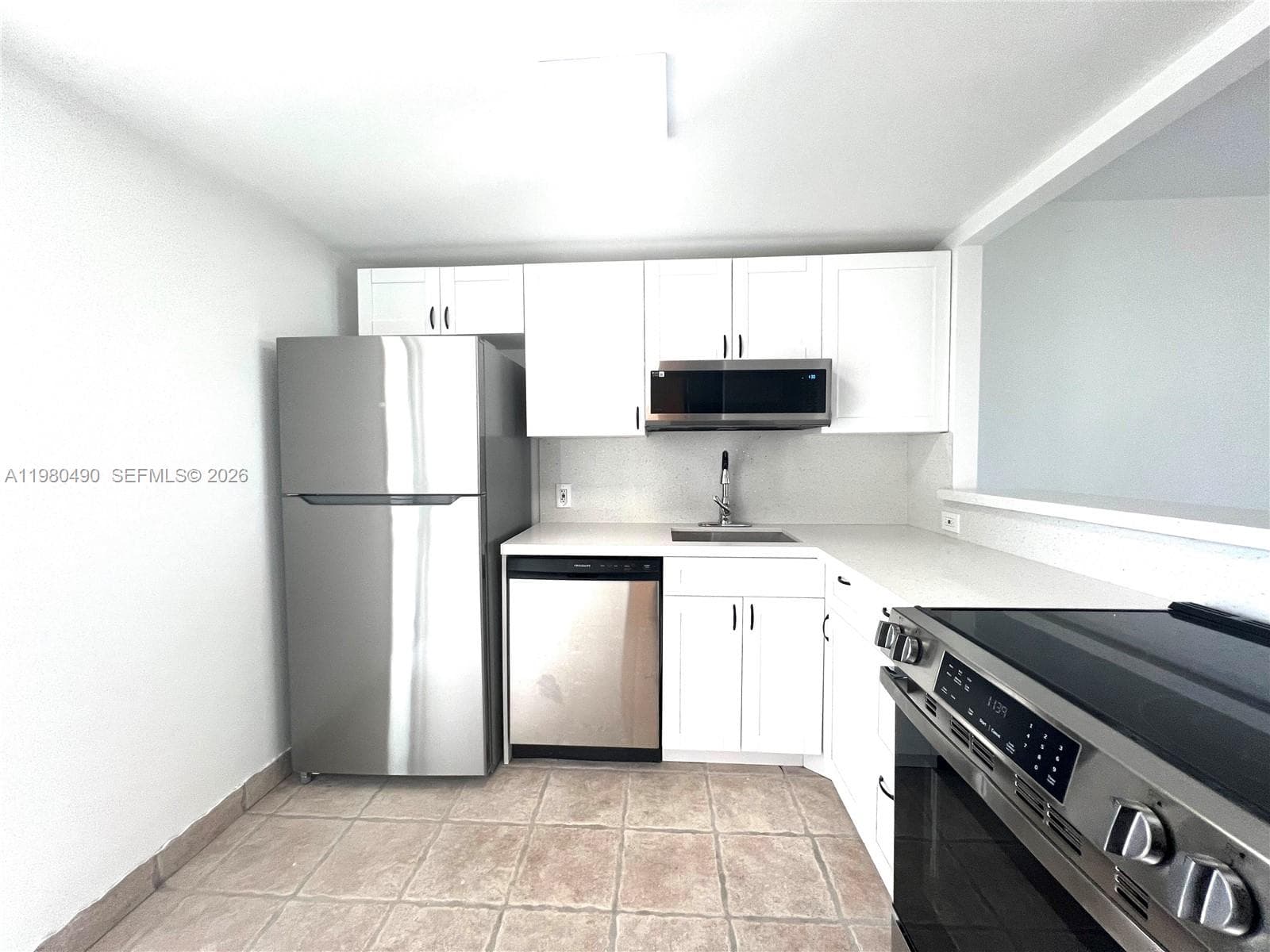 3475 N Country Club Dr 716 photo 3