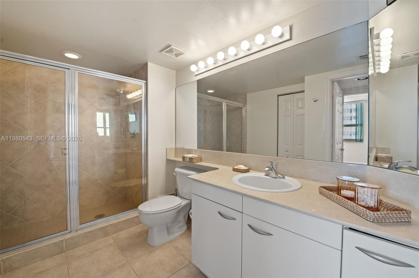 2080 S Ocean Dr 1402 photo 24