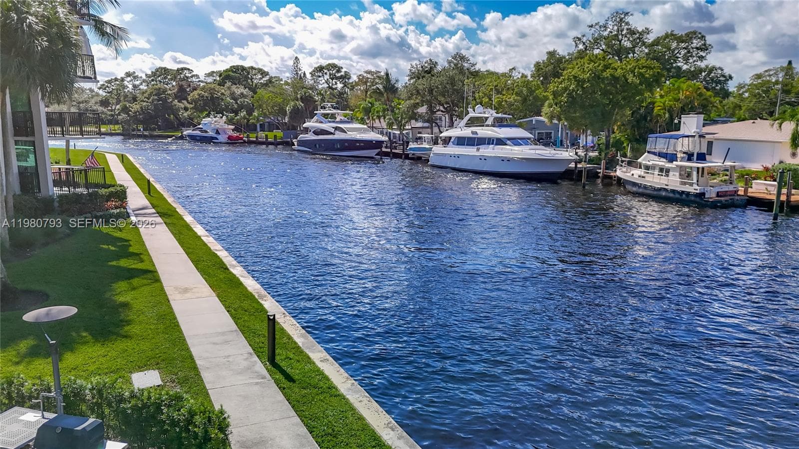 1350 River Reach Dr 118 photo 1