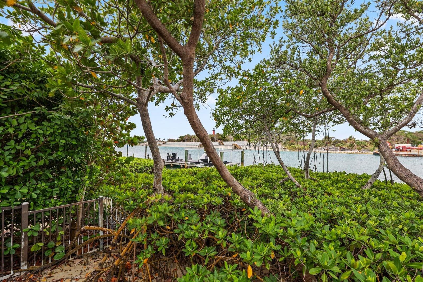 122 Lighthouse Drive photo 6