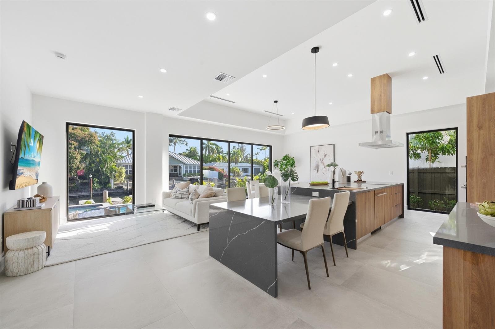 1308 Avocado Isle photo 3