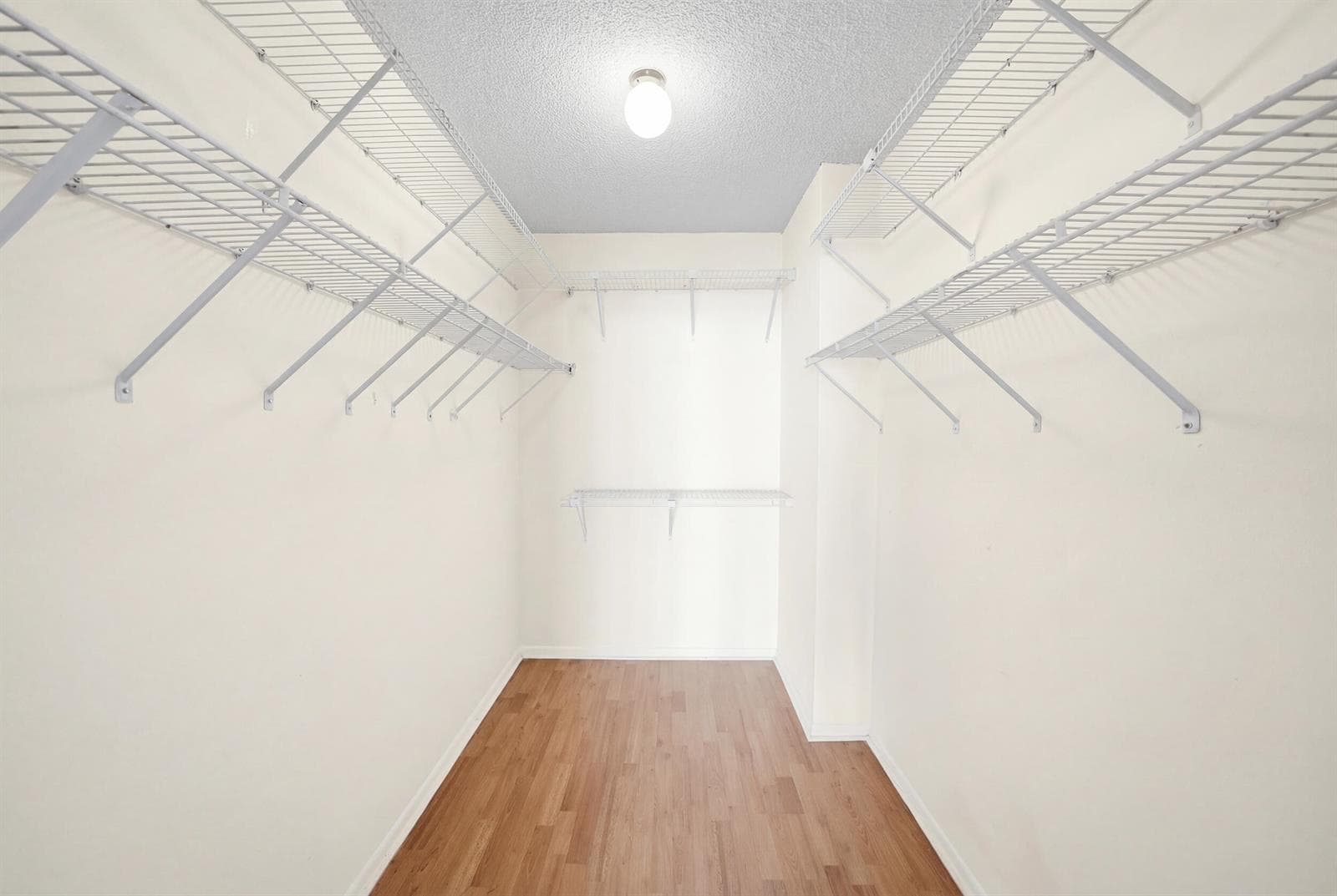 1000 Parkview Drive 1006 photo 15