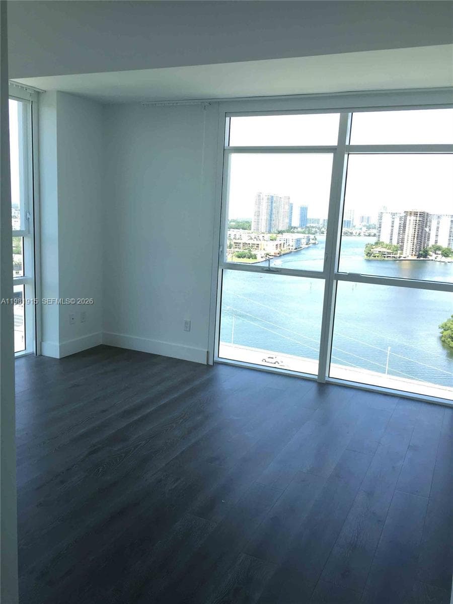 400 Sunny Isles Blvd 1701 photo 12