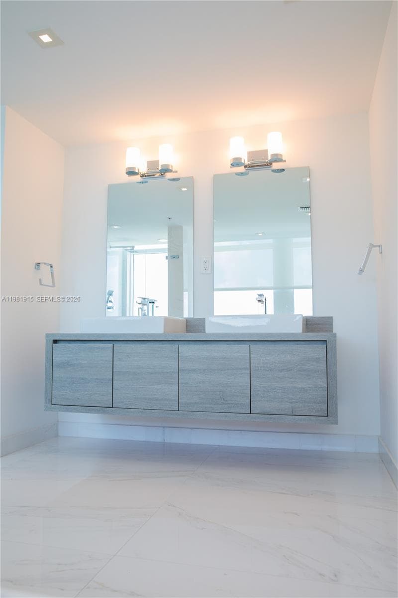 400 Sunny Isles Blvd 1701 photo 19