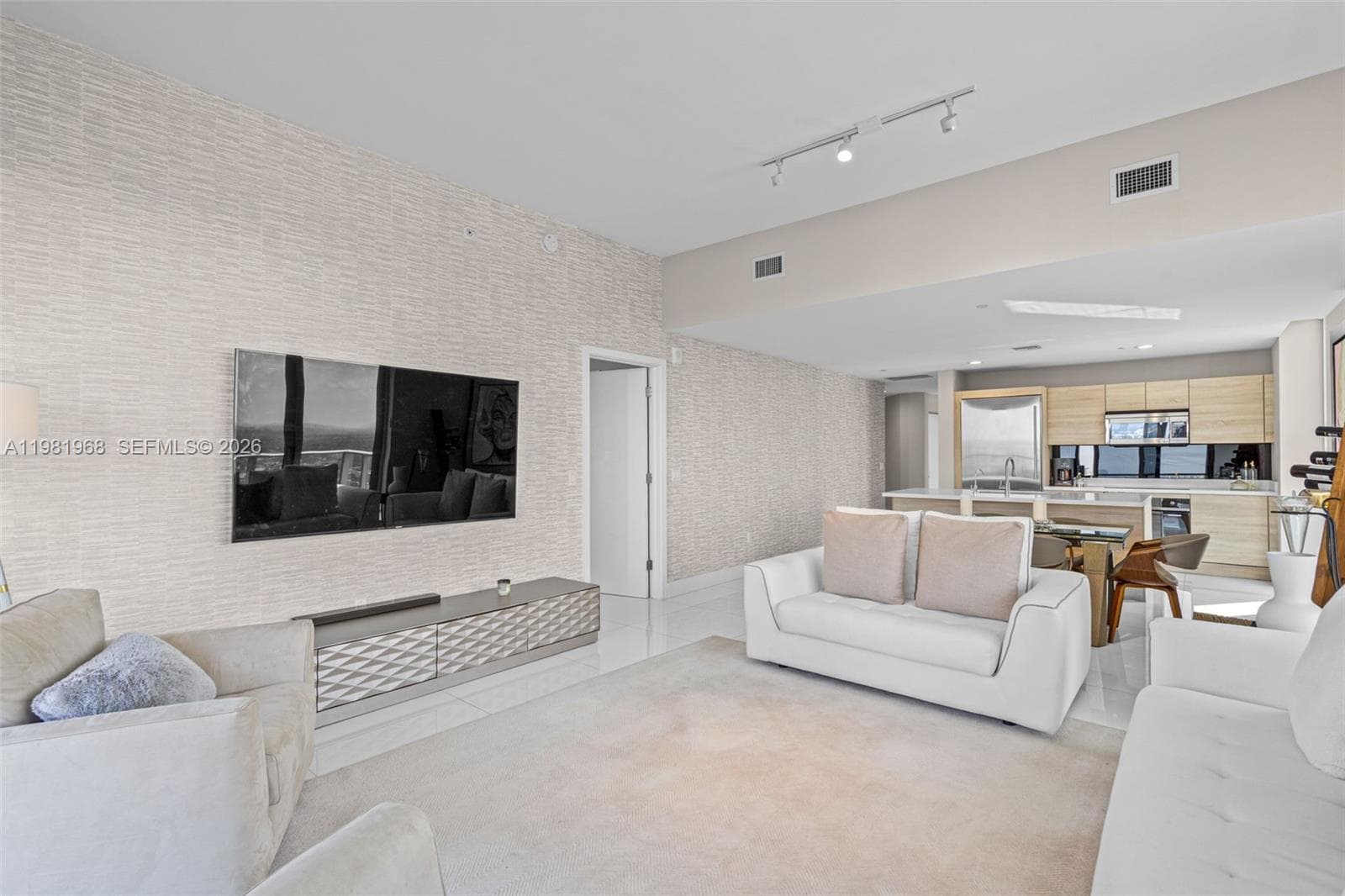 16385 Biscayne Blvd 3201 photo 15
