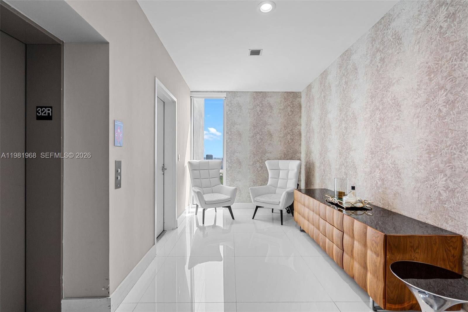 16385 Biscayne Blvd 3201 photo 4