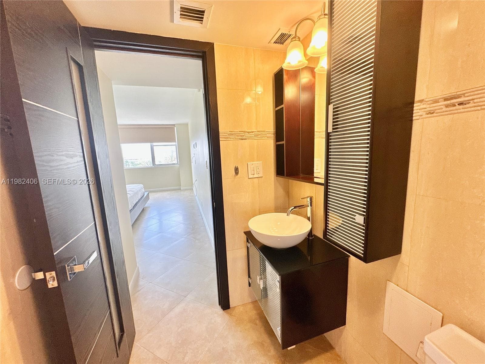 3180 S Ocean Dr 401 photo 5