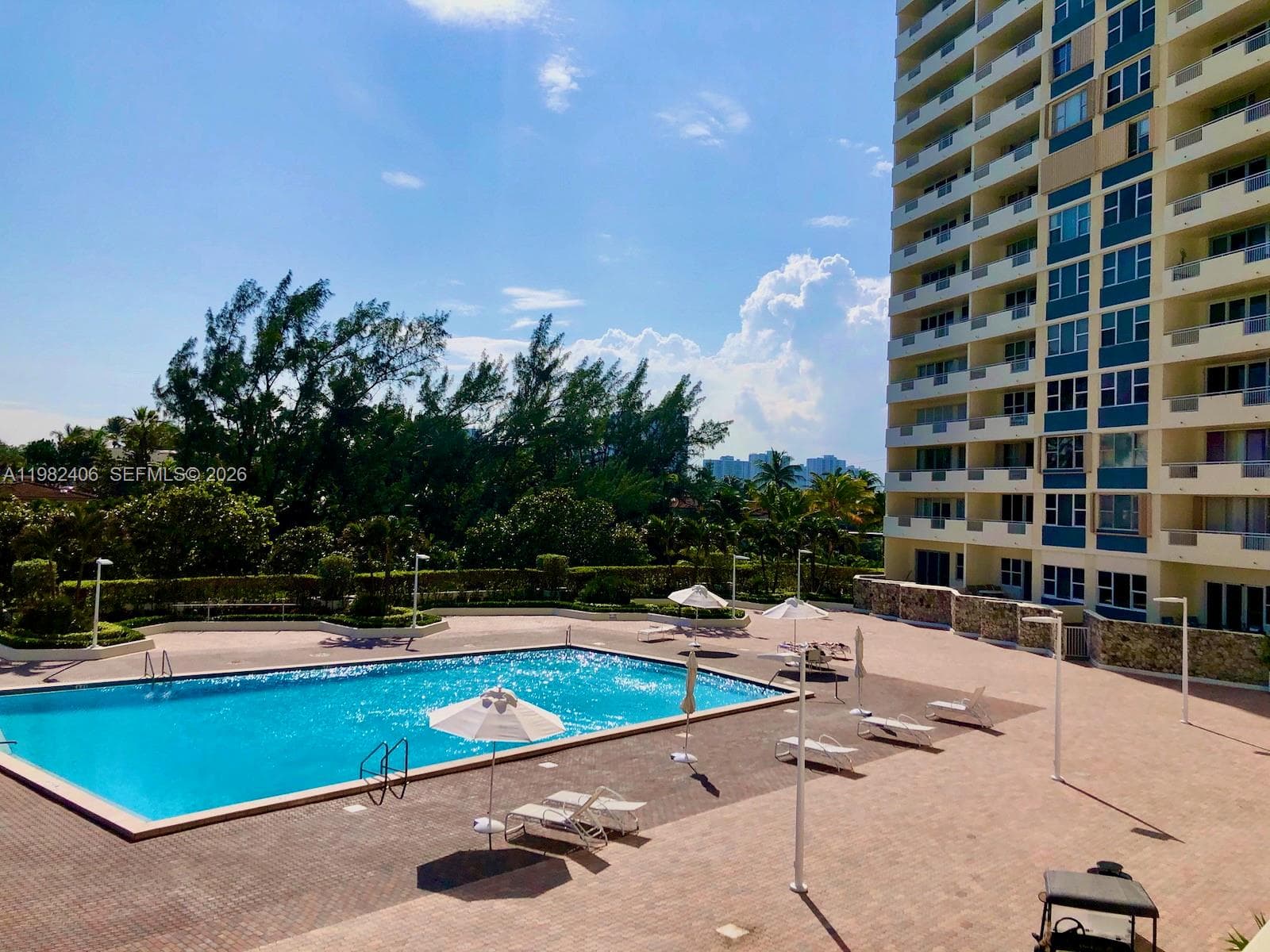 3180 S Ocean Dr 401 photo 4