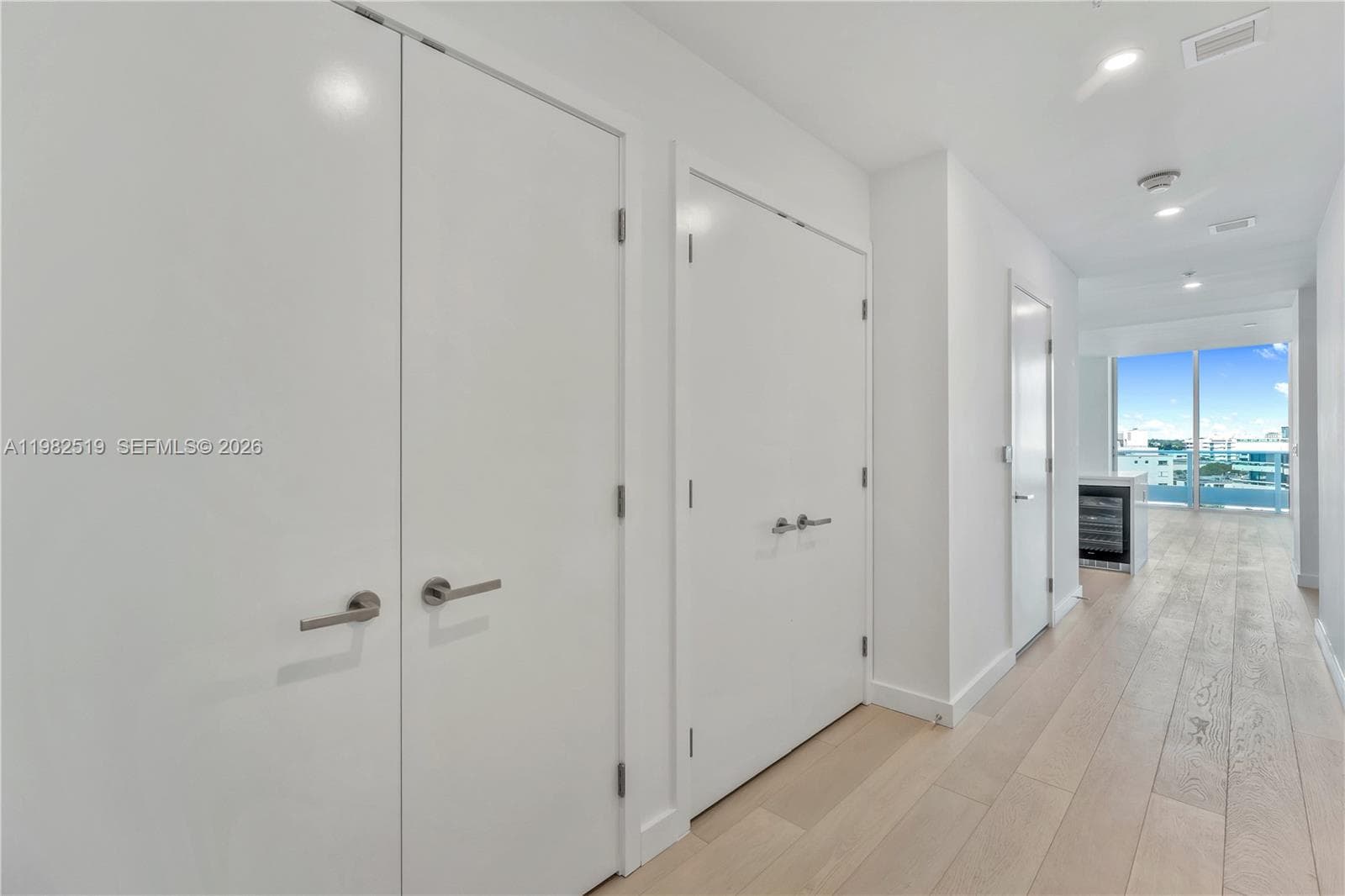 9201 E Bay Harbor Dr 804 photo 12