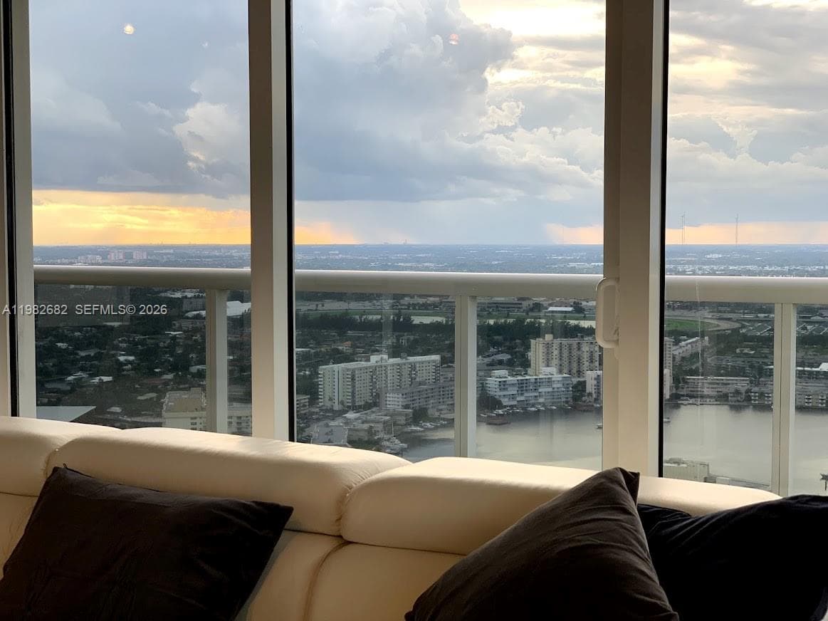 1830 S Ocean Dr 4608 photo 13