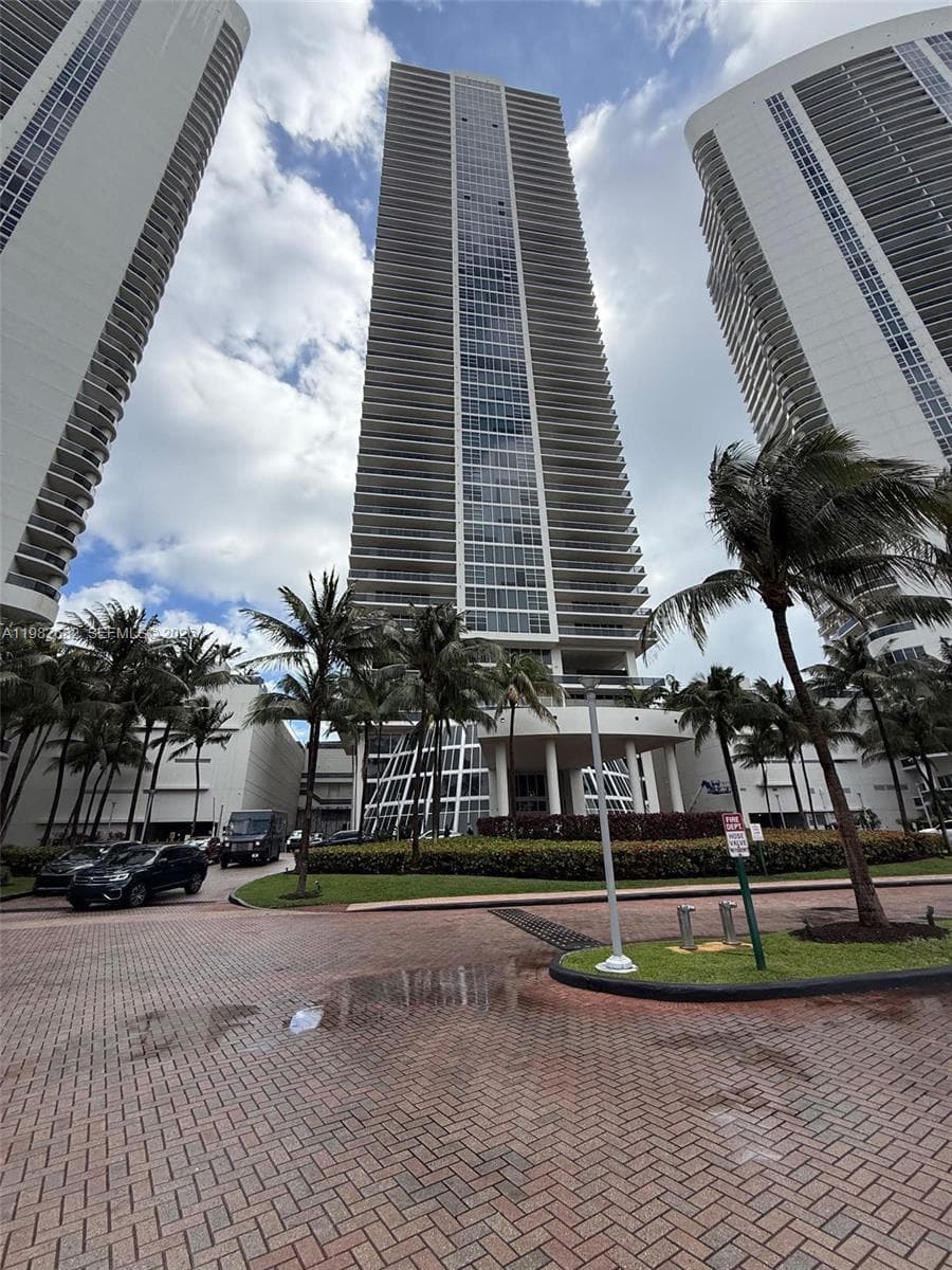1830 S Ocean Dr 4608 photo 7