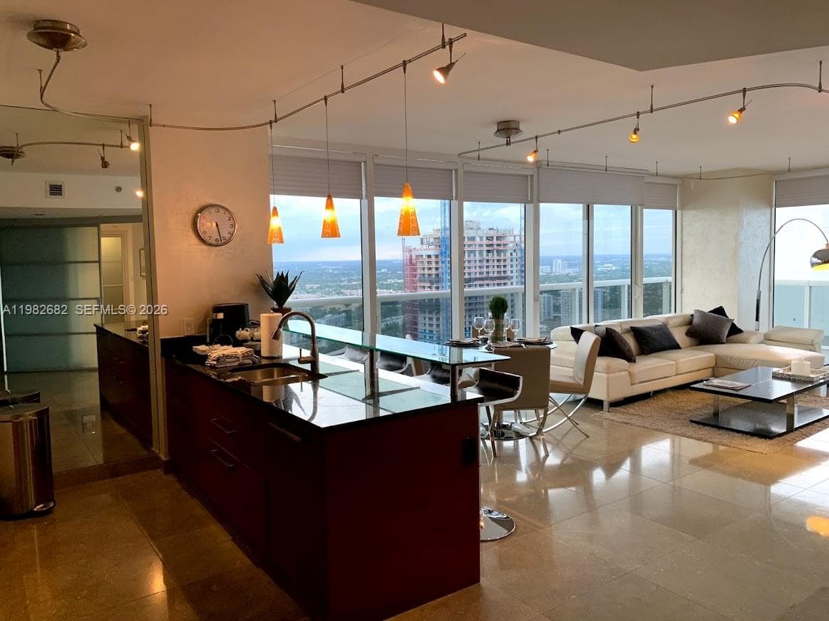 1830 S Ocean Dr 4608 photo 9