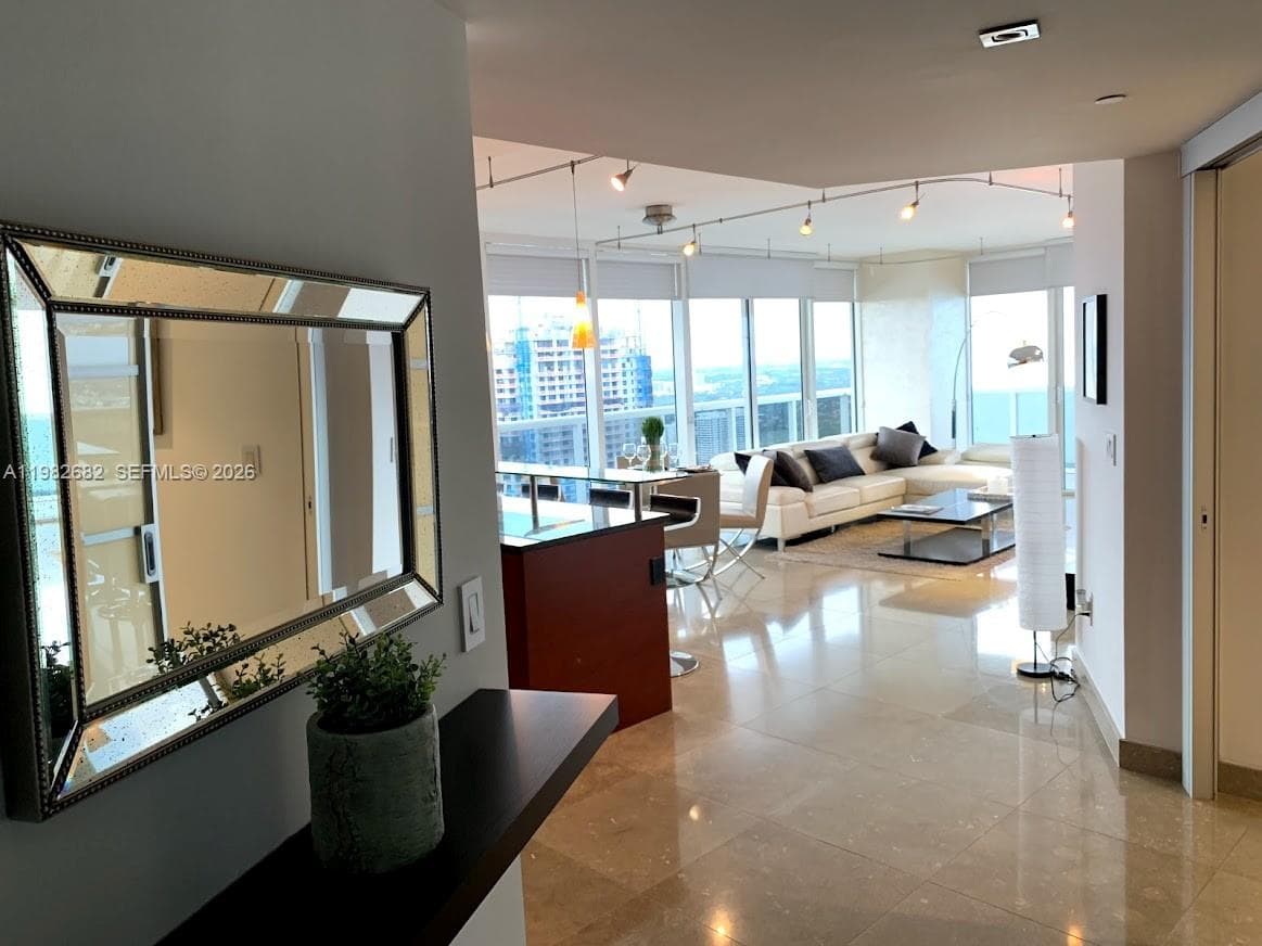 1830 S Ocean Dr 4608 photo 4