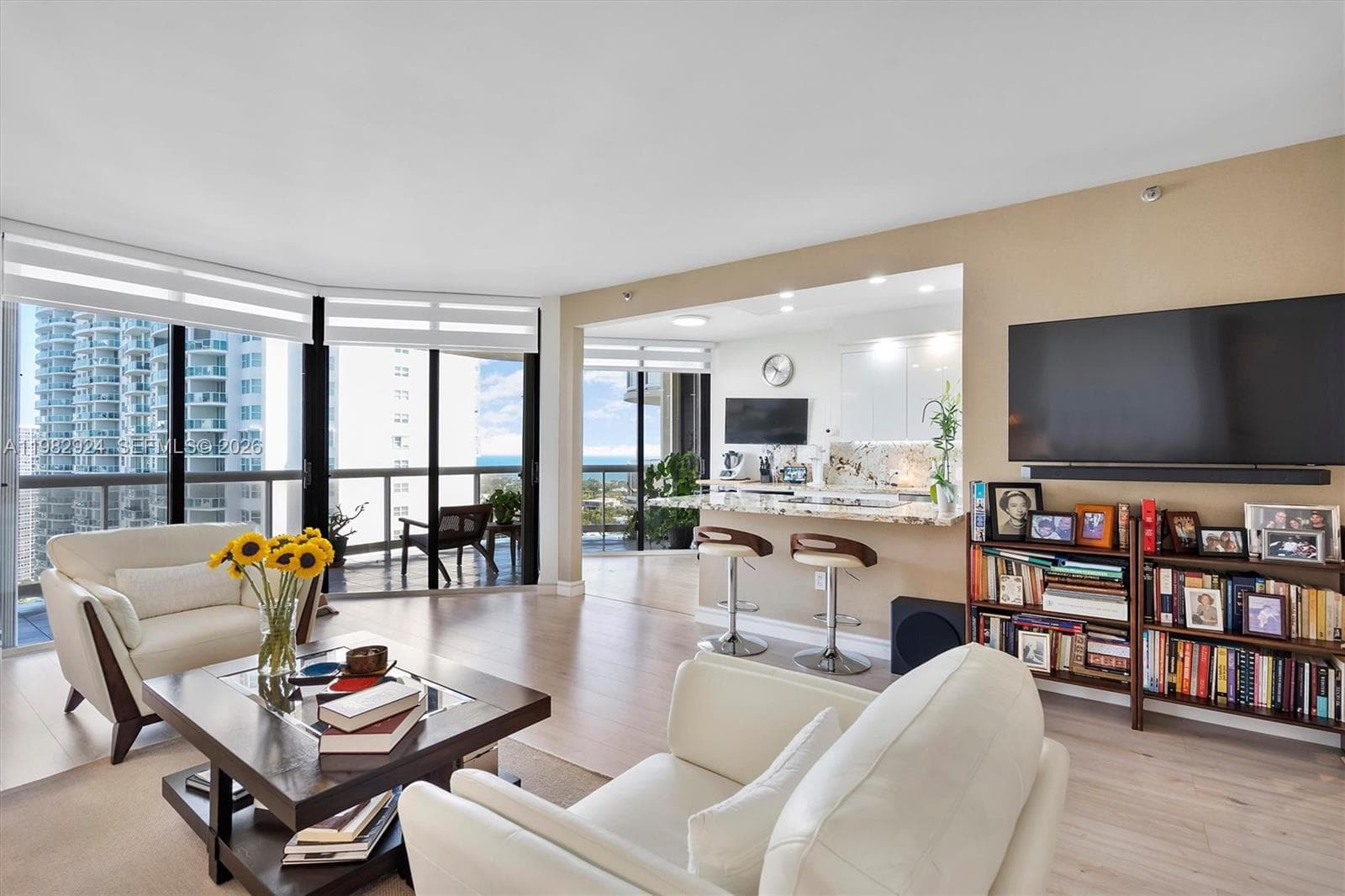 20191 E Country Club Dr 1903 photo 10