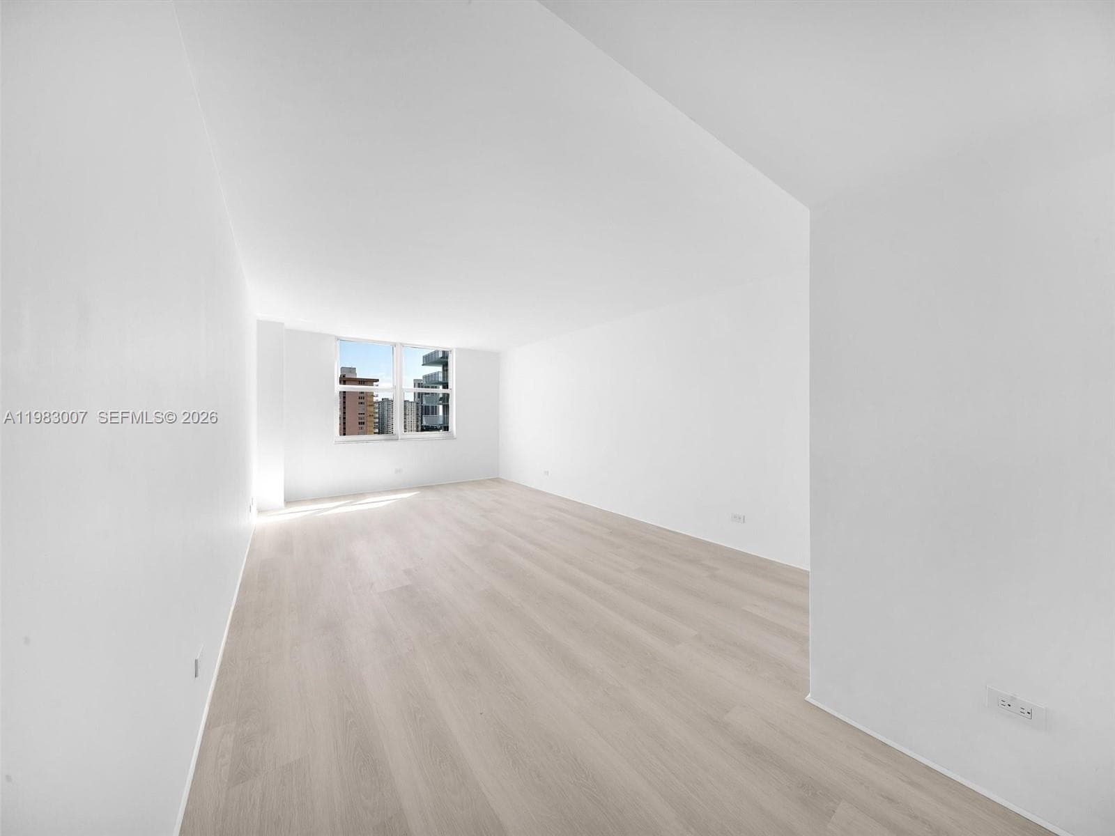 301 174th St 1818 photo 19