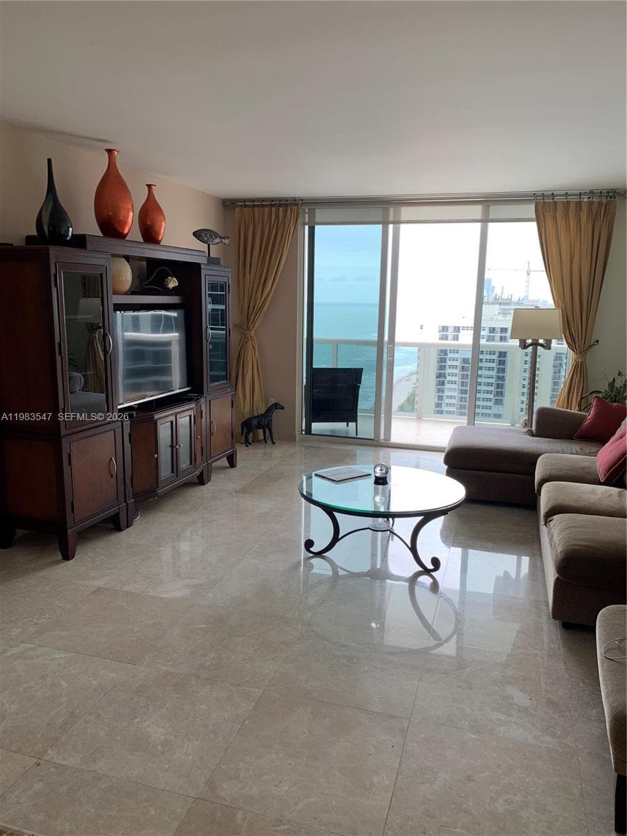 1830 S Ocean Dr 2503 photo 4