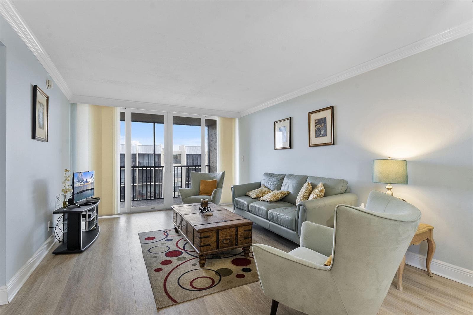 8 N Royal Palm Way 6040 photo 2