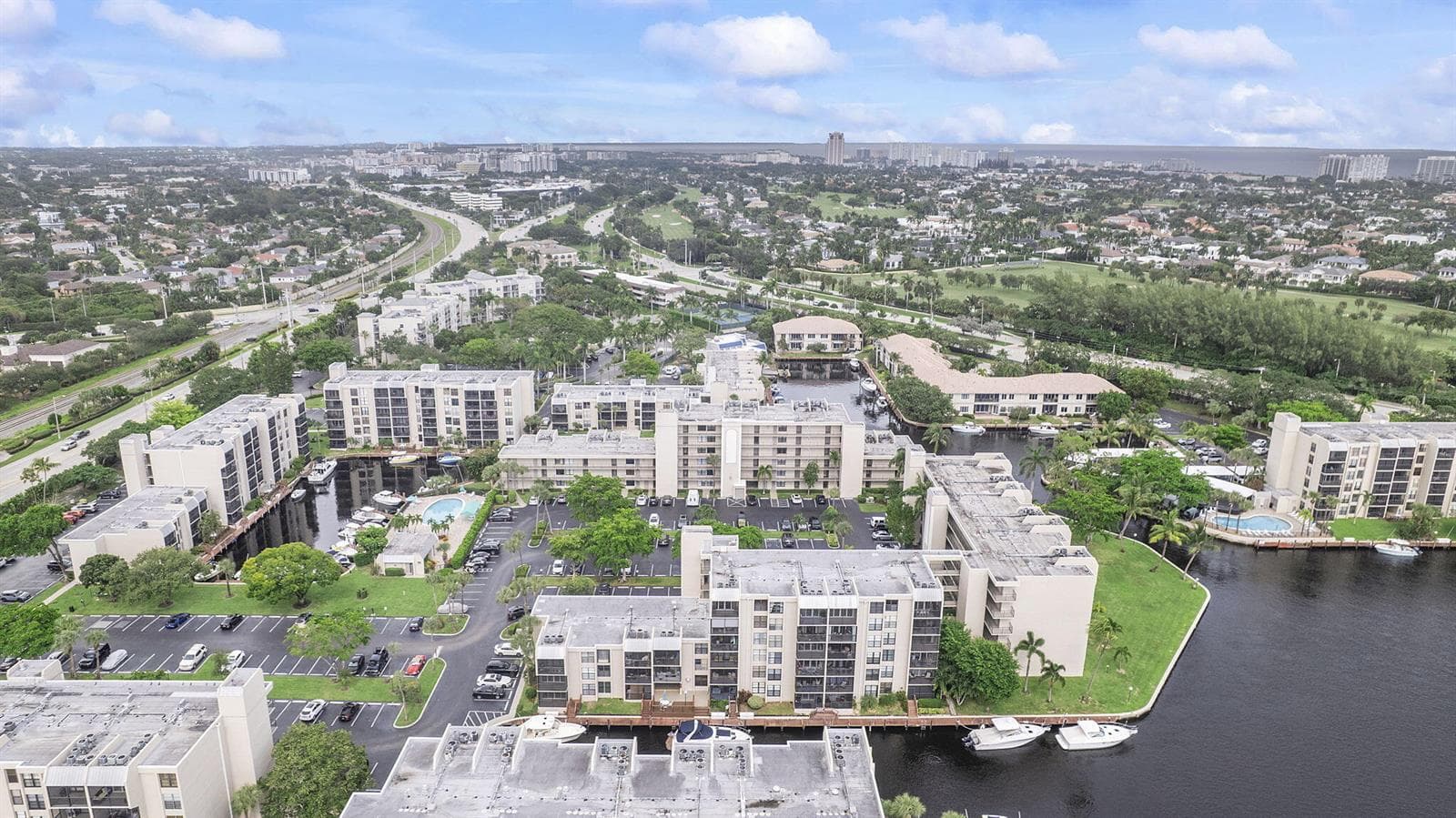 8 N Royal Palm Way 6040 photo 16