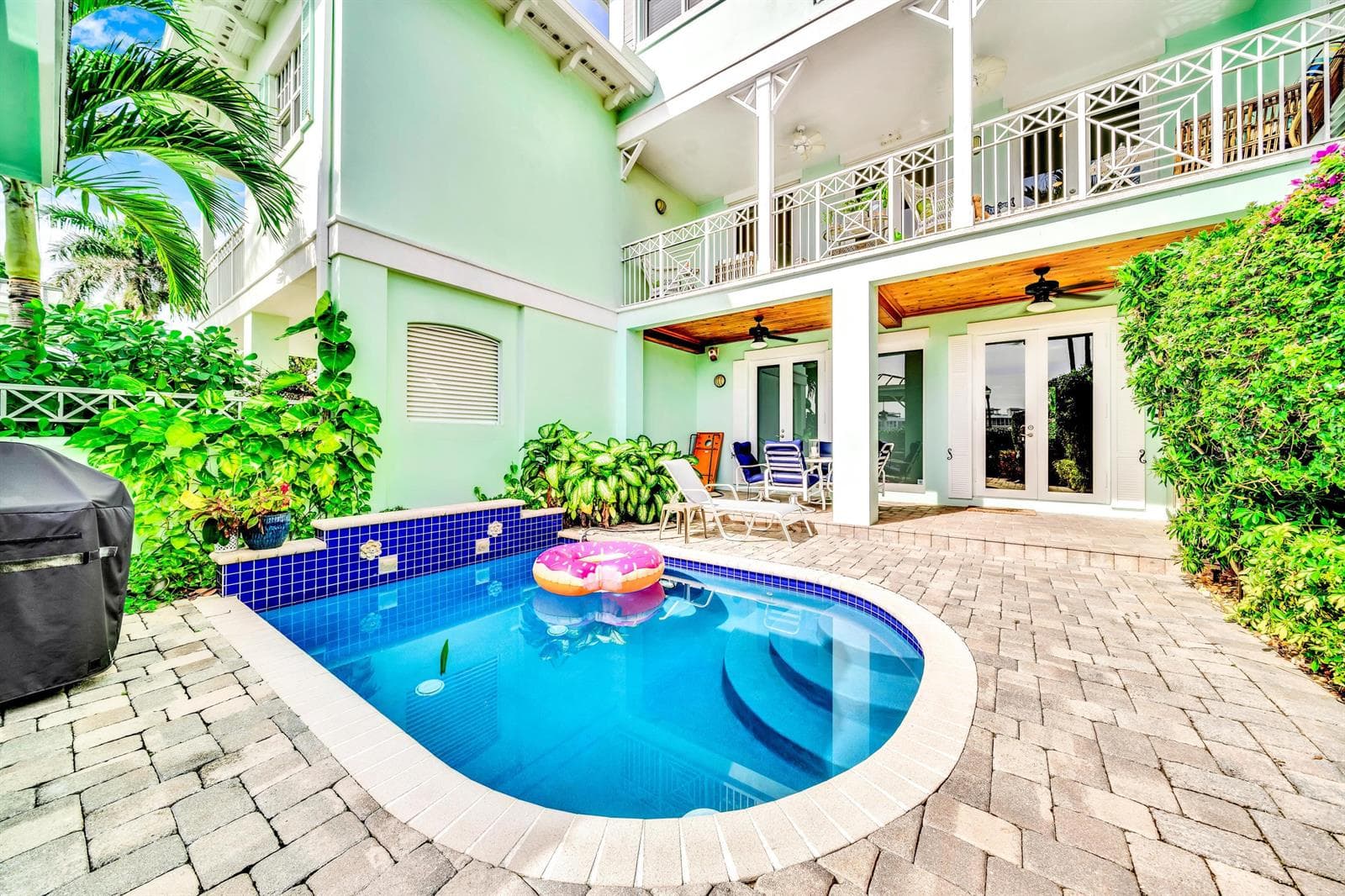 138 Marine Way photo 3