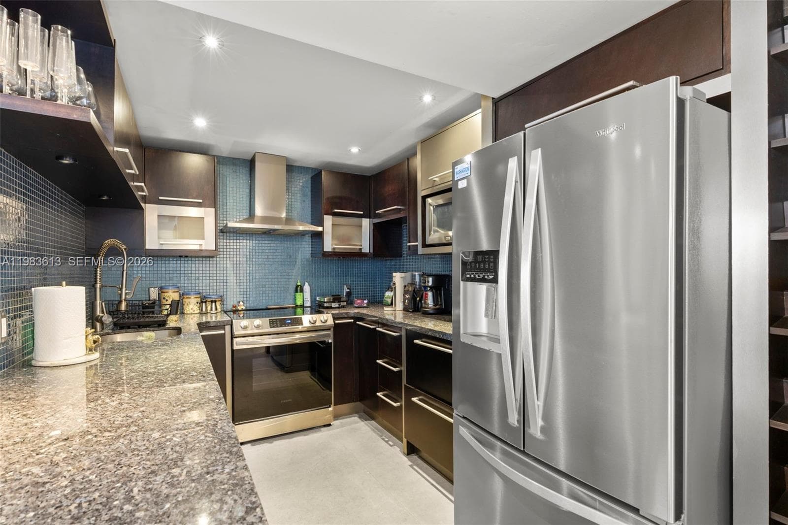 2500 Parkview Dr 2319 photo 6