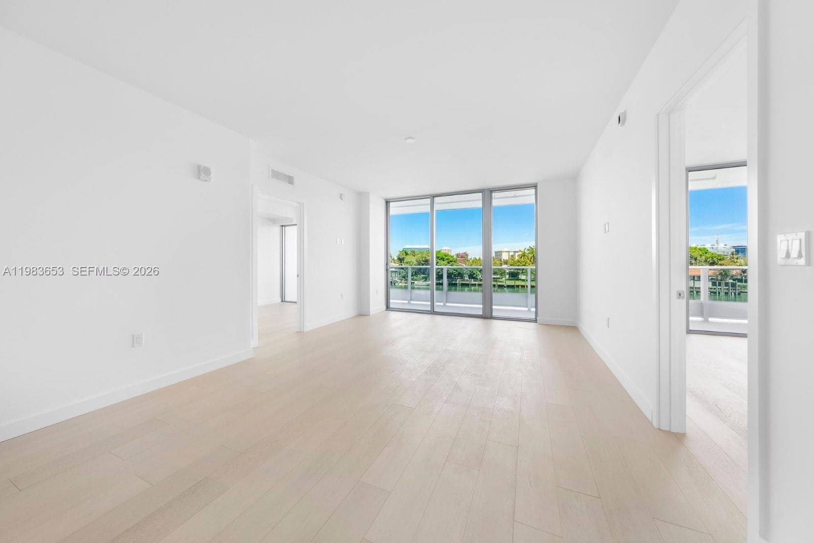 9221 E BAY HARBOR DRIVE 409 photo 5