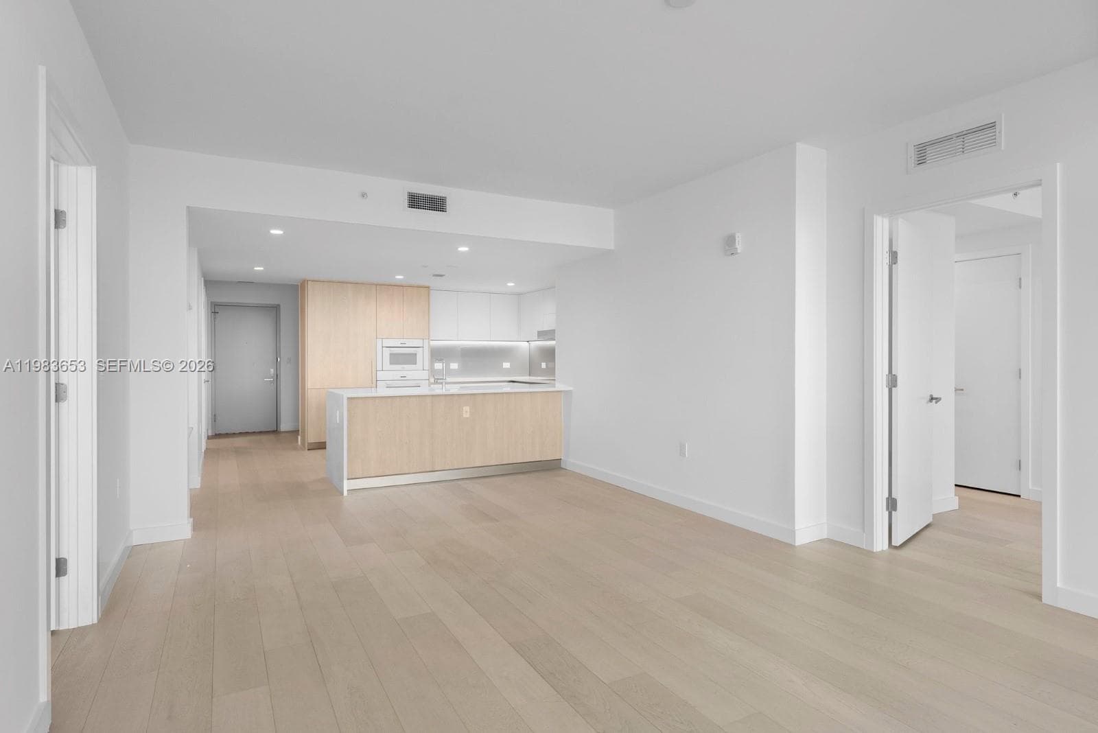 9221 E BAY HARBOR DRIVE 409 photo 8