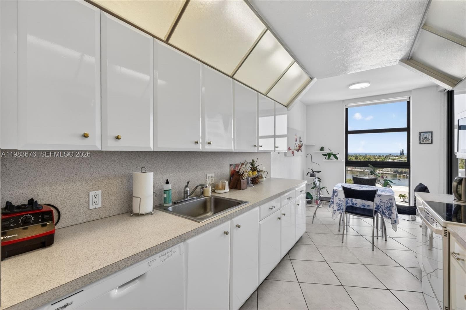 20281 E Country Club Dr 608 photo 17