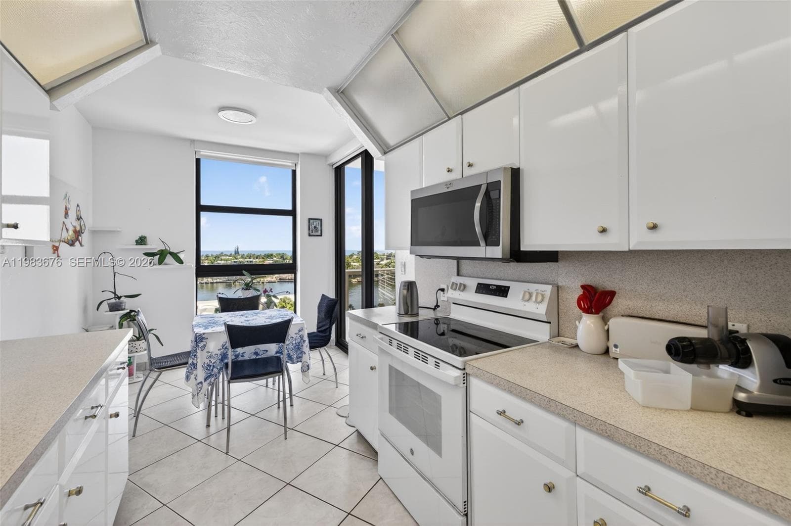 20281 E Country Club Dr 608 photo 19