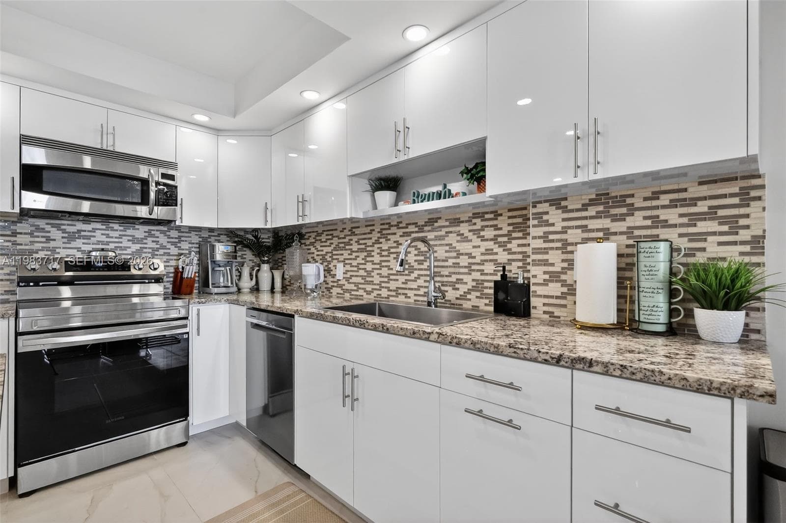 1410 S Ocean Dr 601 photo 12