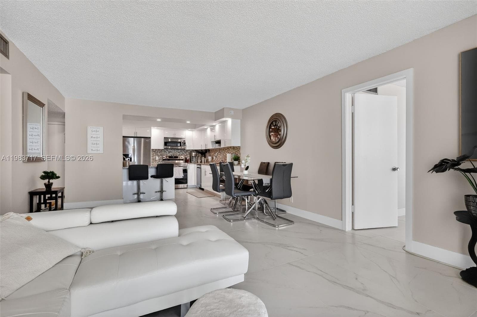 1410 S Ocean Dr 601 photo 9