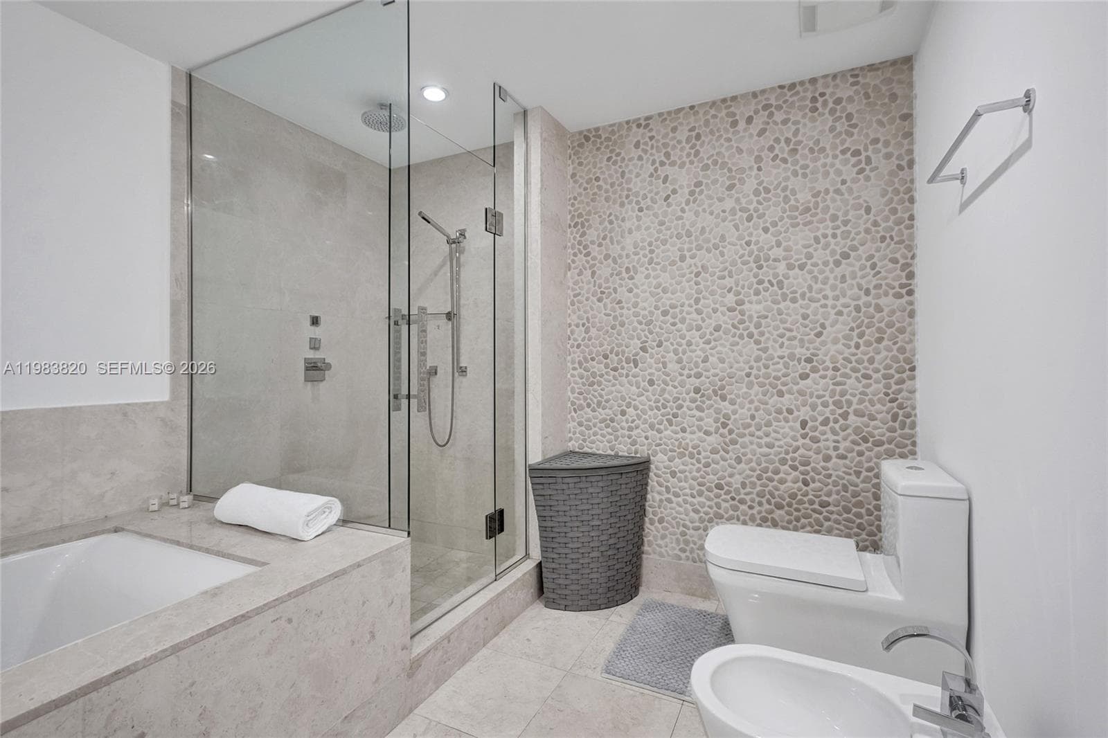 17121 Collins Ave 2003 photo 17
