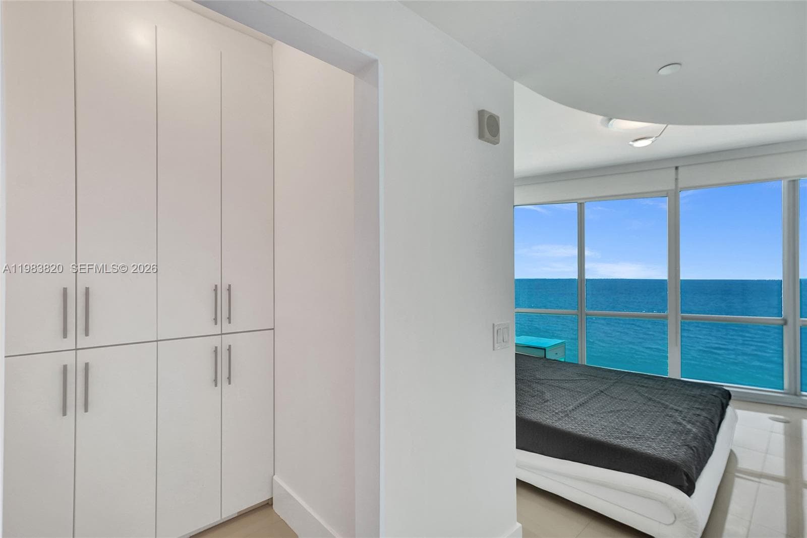 17121 Collins Ave 2003 photo 12