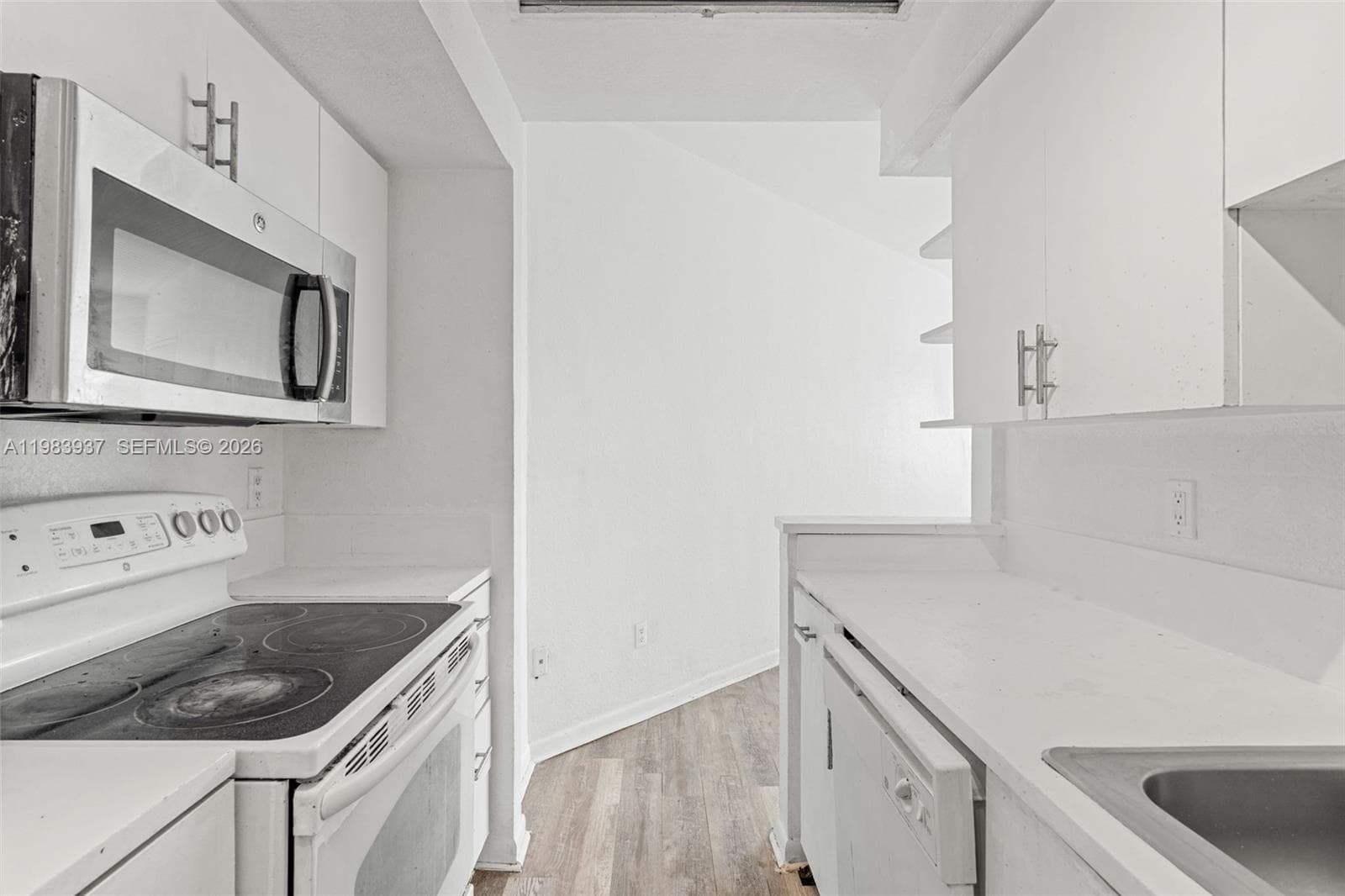 1185 Marseille Dr 202 photo 13