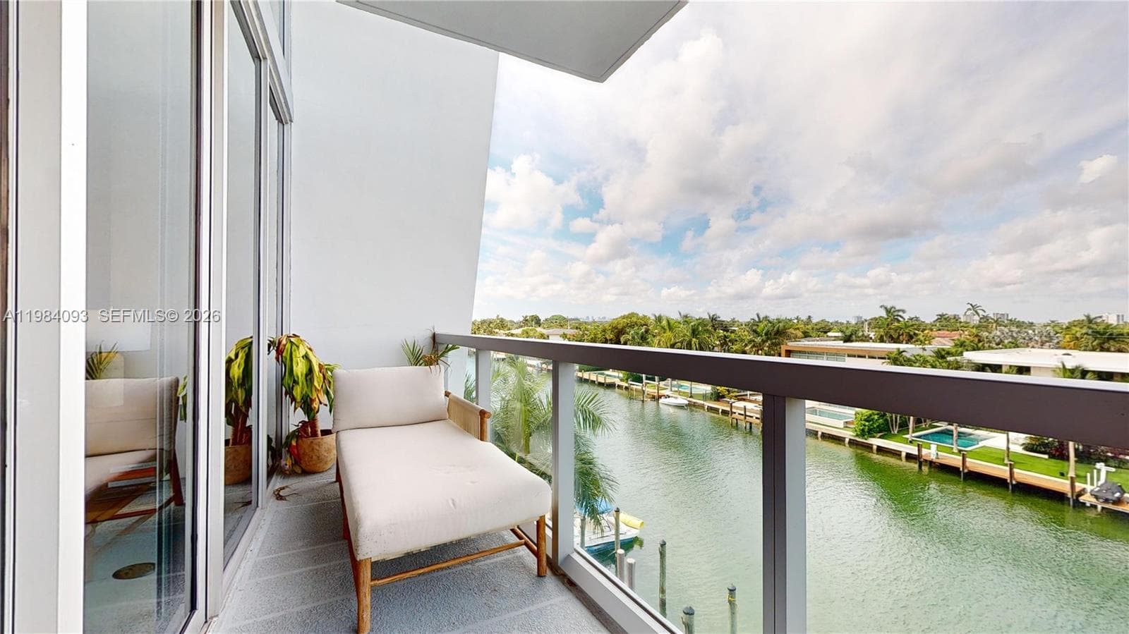 9940 W Bay Harbor Dr 5E-N photo 5