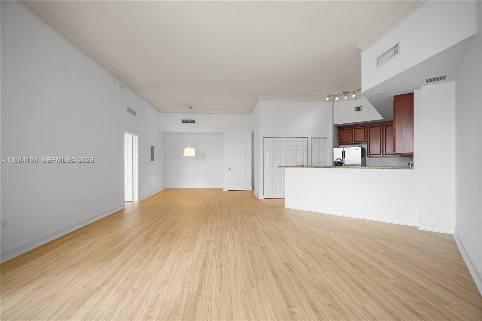 3001 NE 185th St 716 photo 9