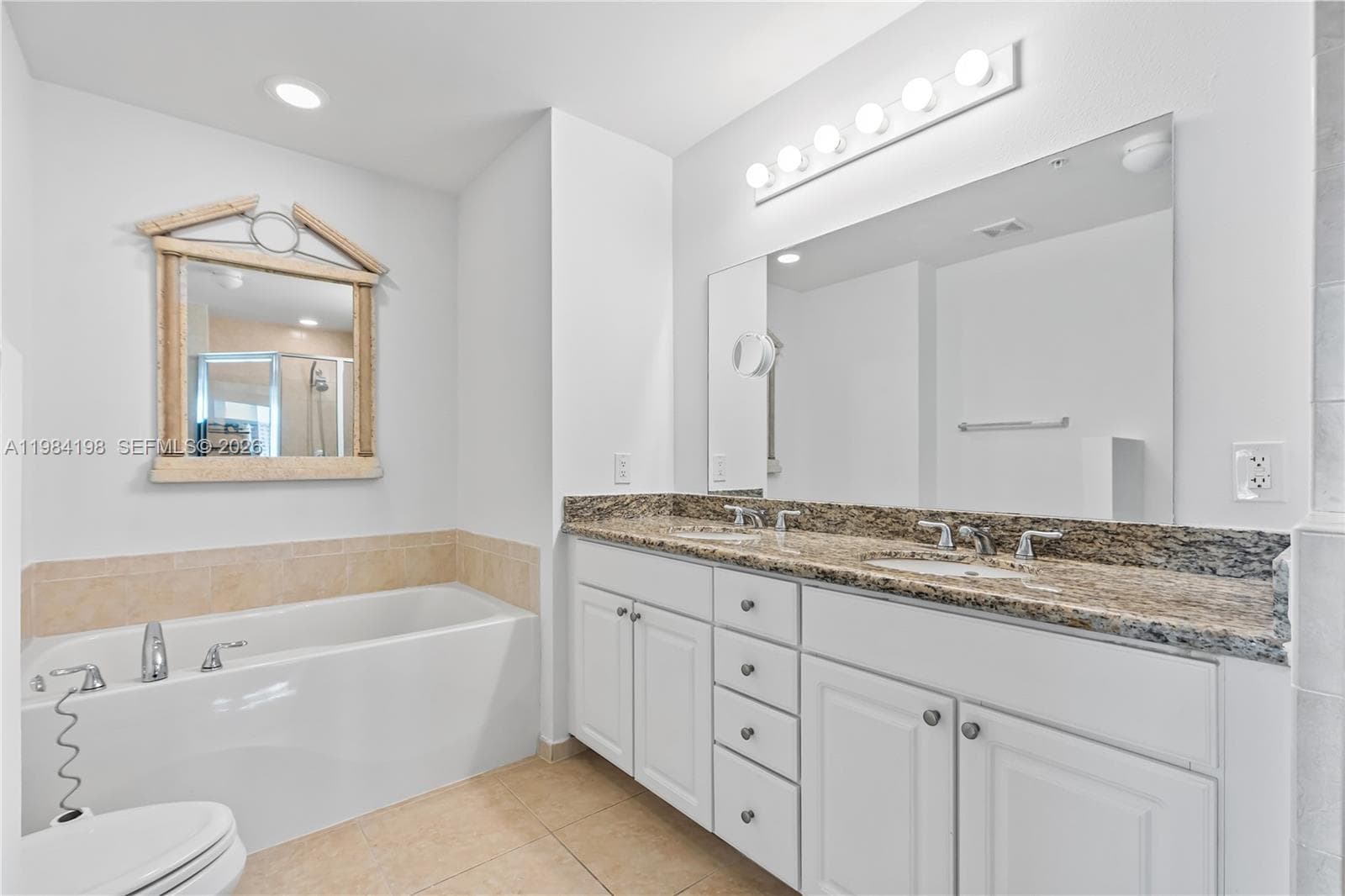 3001 NE 185th St 716 photo 10