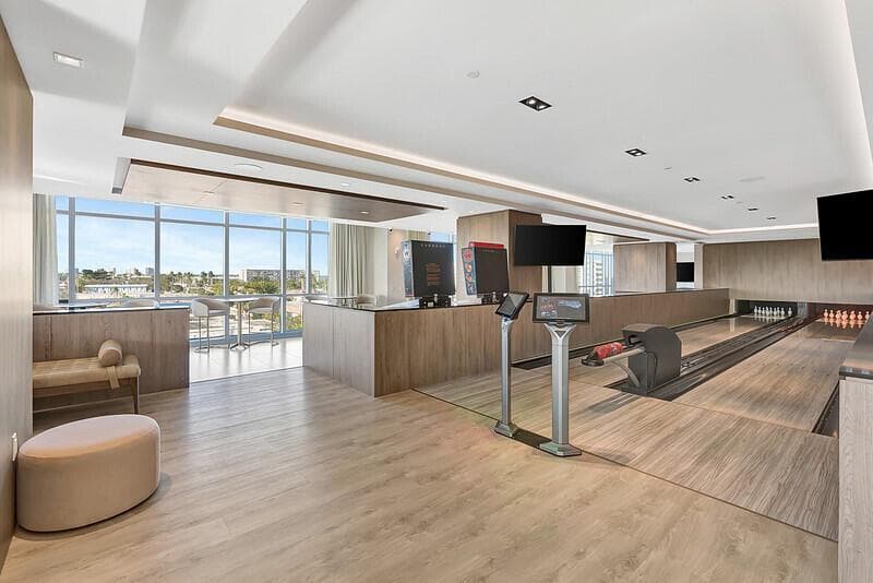 220 Lake Shore Drive 2105 photo 18